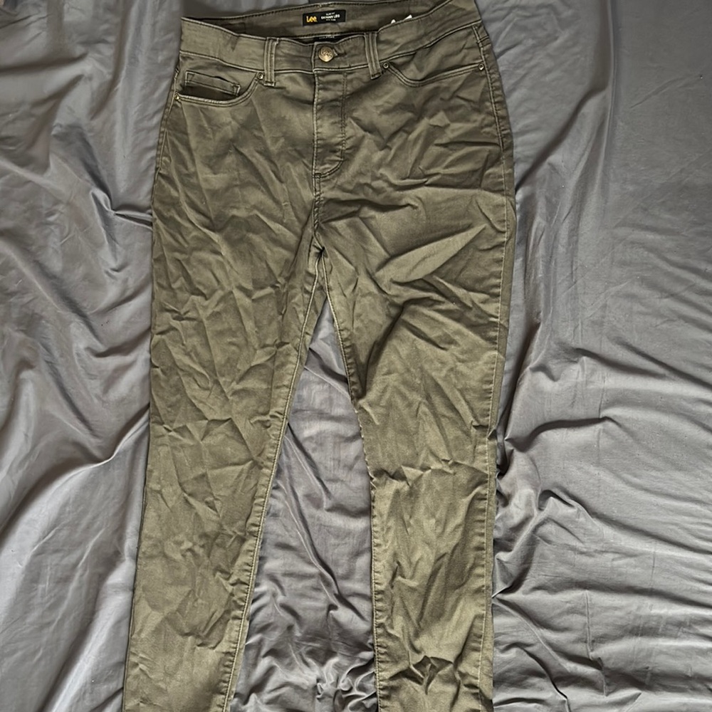 Lee Slim Fit Skinny Leg Pants in Olive